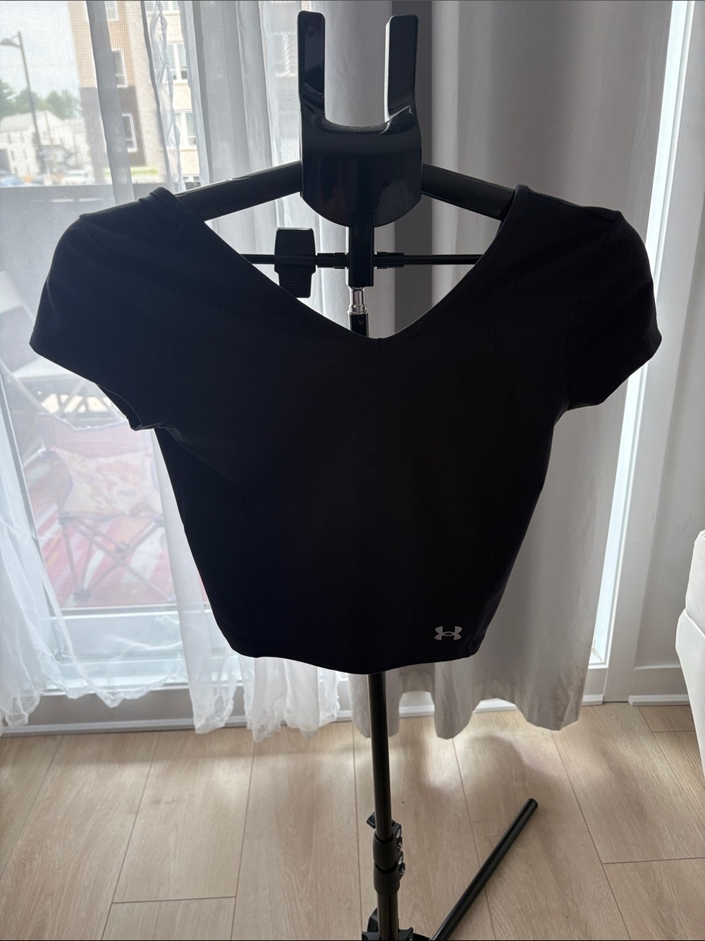 Under Armour Black Cropped V-Neck Women's Performance Top